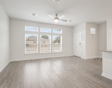 605 W South St N - Photo Thumbnail 3