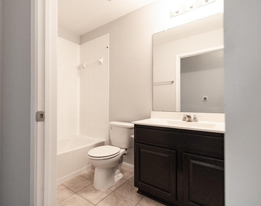 1411 Elbe St - Photo Thumbnail 25