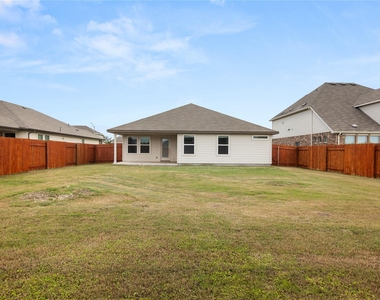 105 Saviano Rd - Photo Thumbnail 14