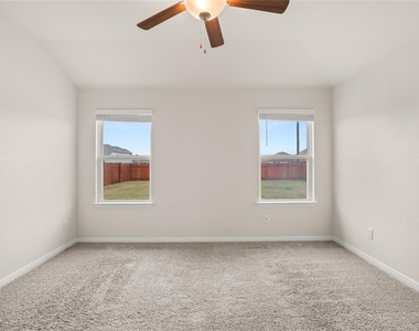 105 Saviano Rd - Photo Thumbnail 7