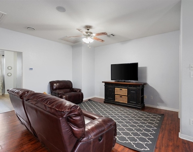 1406 Grande Mesa Dr - Photo Thumbnail 11