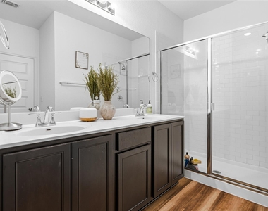 7704 Norah Dr - Photo Thumbnail 9