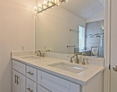13421 Tossa Ln - Photo Thumbnail 4