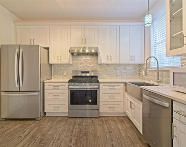 13421 Tossa Ln - Photo Thumbnail 18