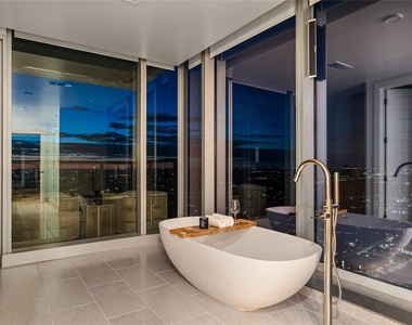 600 Guadalupe St - Photo Thumbnail 12