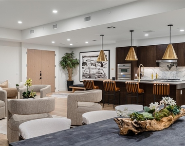 600 Guadalupe St - Photo Thumbnail 3