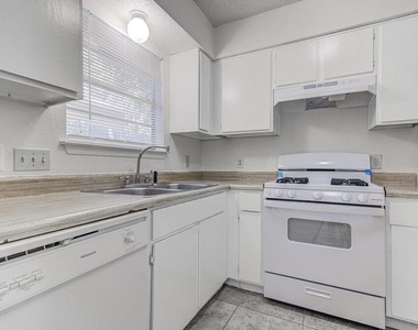 824 King Albert St - Photo Thumbnail 7