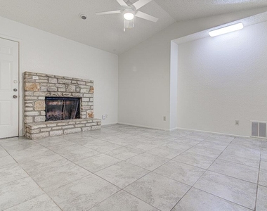 824 King Albert St - Photo Thumbnail 2