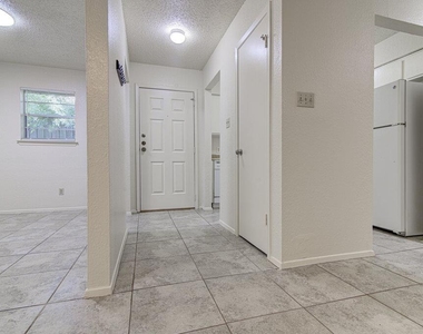 824 King Albert St - Photo Thumbnail 1
