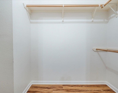 6801 Porter St - Photo Thumbnail 16