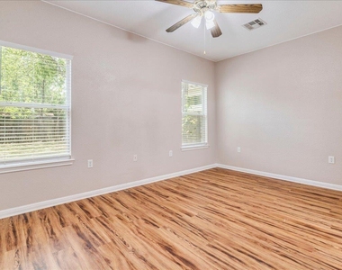 6801 Porter St - Photo Thumbnail 13
