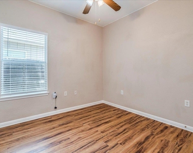 6801 Porter St - Photo Thumbnail 17