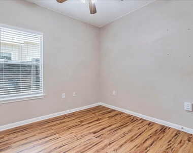 6801 Porter St - Photo Thumbnail 19
