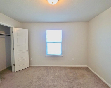 10400 Alemoor Dr - Photo Thumbnail 17