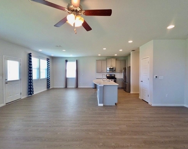 10400 Alemoor Dr - Photo Thumbnail 4