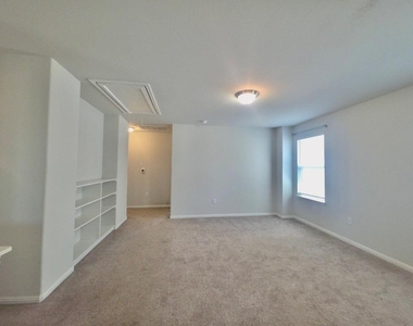 10400 Alemoor Dr - Photo Thumbnail 15
