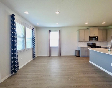 10400 Alemoor Dr - Photo Thumbnail 8