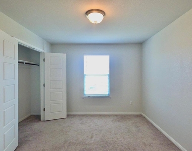 10400 Alemoor Dr - Photo Thumbnail 22