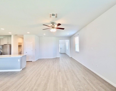 10400 Alemoor Dr - Photo Thumbnail 3