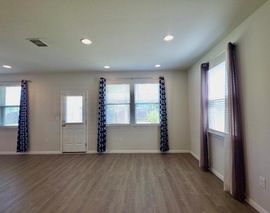 10400 Alemoor Dr - Photo Thumbnail 9
