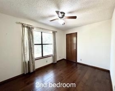 10903 Leafwood Ln - Photo Thumbnail 15