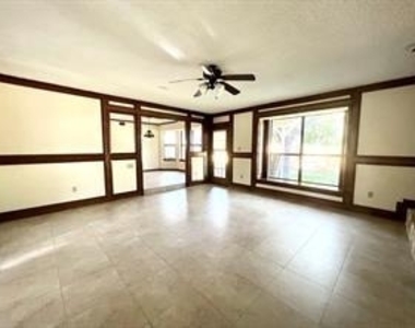 10903 Leafwood Ln - Photo Thumbnail 10