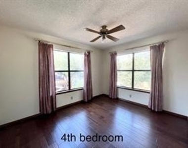 10903 Leafwood Ln - Photo Thumbnail 18