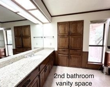 10903 Leafwood Ln - Photo Thumbnail 14
