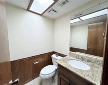 10903 Leafwood Ln - Photo Thumbnail 20