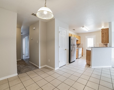 319 Cedar Ridge Dr - Photo Thumbnail 10