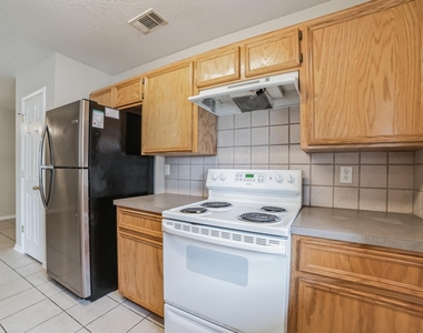 319 Cedar Ridge Dr - Photo Thumbnail 9