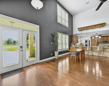 211 Moore Ln - Photo Thumbnail 9