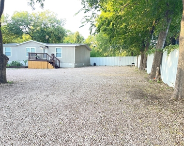 1430 W Howard Ln - Photo Thumbnail 1