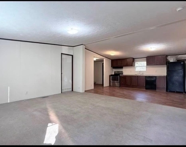 1430 W Howard Ln - Photo Thumbnail 5