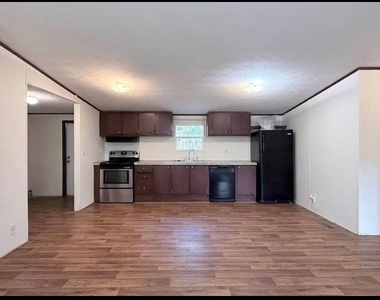 1430 W Howard Ln - Photo Thumbnail 4