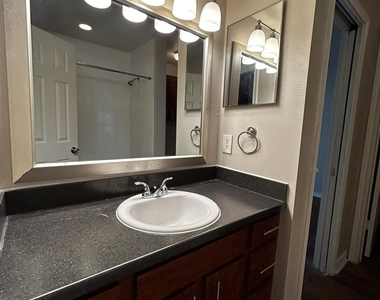 6804 N Capital Of Texas Highway - Photo Thumbnail 20