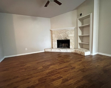 6804 N Capital Of Texas Highway - Photo Thumbnail 3