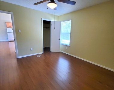 11905 Bell Ave - Photo Thumbnail 11