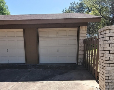 11905 Bell Ave - Photo Thumbnail 13