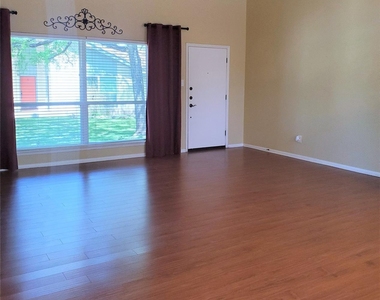 11905 Bell Ave - Photo Thumbnail 1
