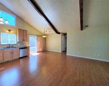 11905 Bell Ave - Photo Thumbnail 3