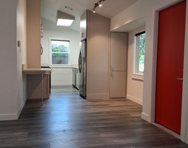 8904 Linton Dr - Photo Thumbnail 2