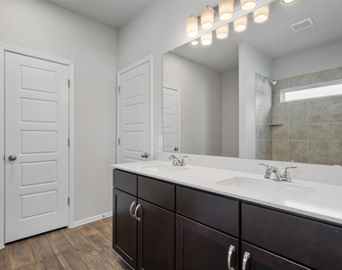 621 Running Creek Dr - Photo Thumbnail 15