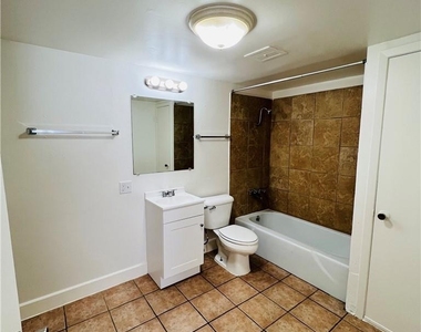 1914 Cullen Ave - Photo Thumbnail 17