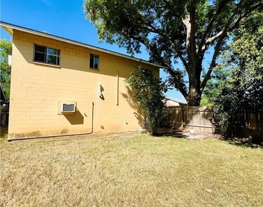 1914 Cullen Ave - Photo Thumbnail 22