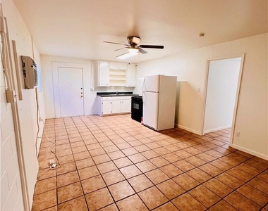 1914 Cullen Ave - Photo Thumbnail 8