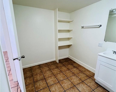 1914 Cullen Ave - Photo Thumbnail 10