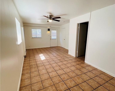 1914 Cullen Ave - Photo Thumbnail 4