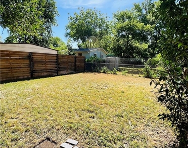 1914 Cullen Ave - Photo Thumbnail 20