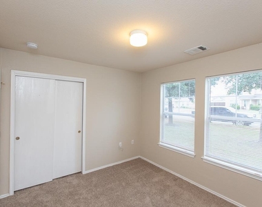 14009 Briarcreek Loop - Photo Thumbnail 8
